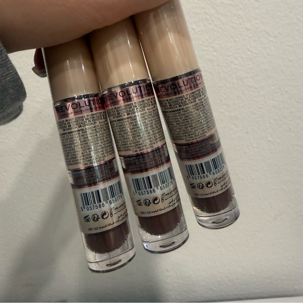 Makeup Revolution IRL Filter Finish Soft Matte Concealer C18 Bundle of 3 - Picture 2 of 5